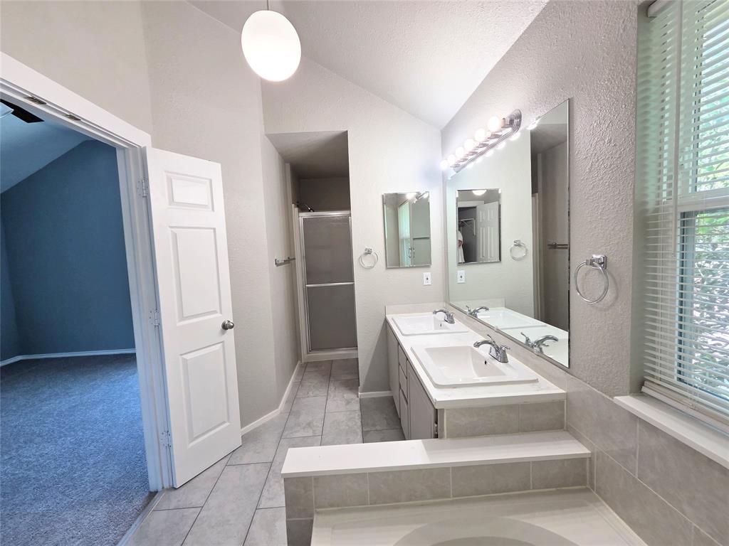 4672 Heatherbrook Lane Grand Prairie, TX 75052 - Photo 16 of 24