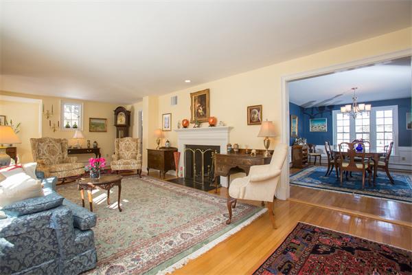 65 Lincoln Road Wellesley, MA 02481 - Photo 5 of 22