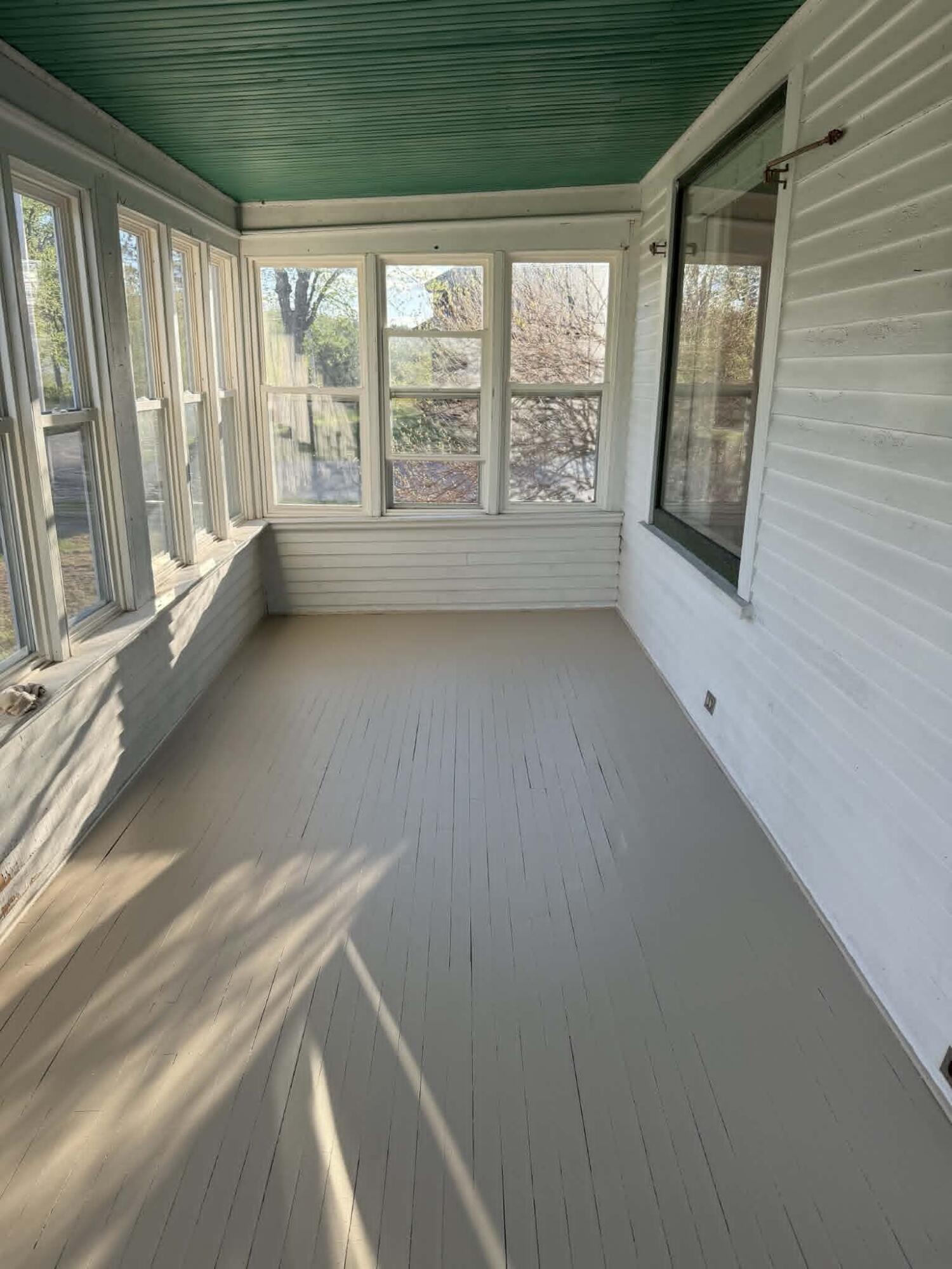 17 Bates Street Millinocket, ME 04462 - Photo 4 of 38 Porch