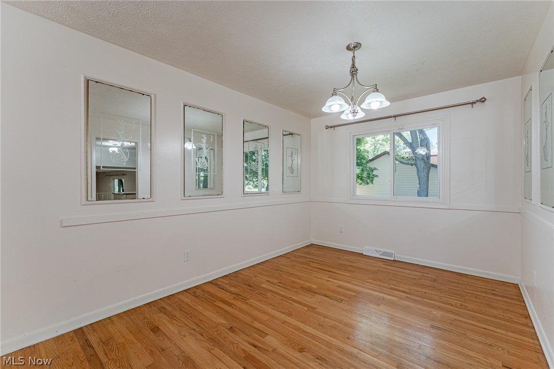 832 Trebisky Road Cleveland, OH 44121 - Photo 8 of 31