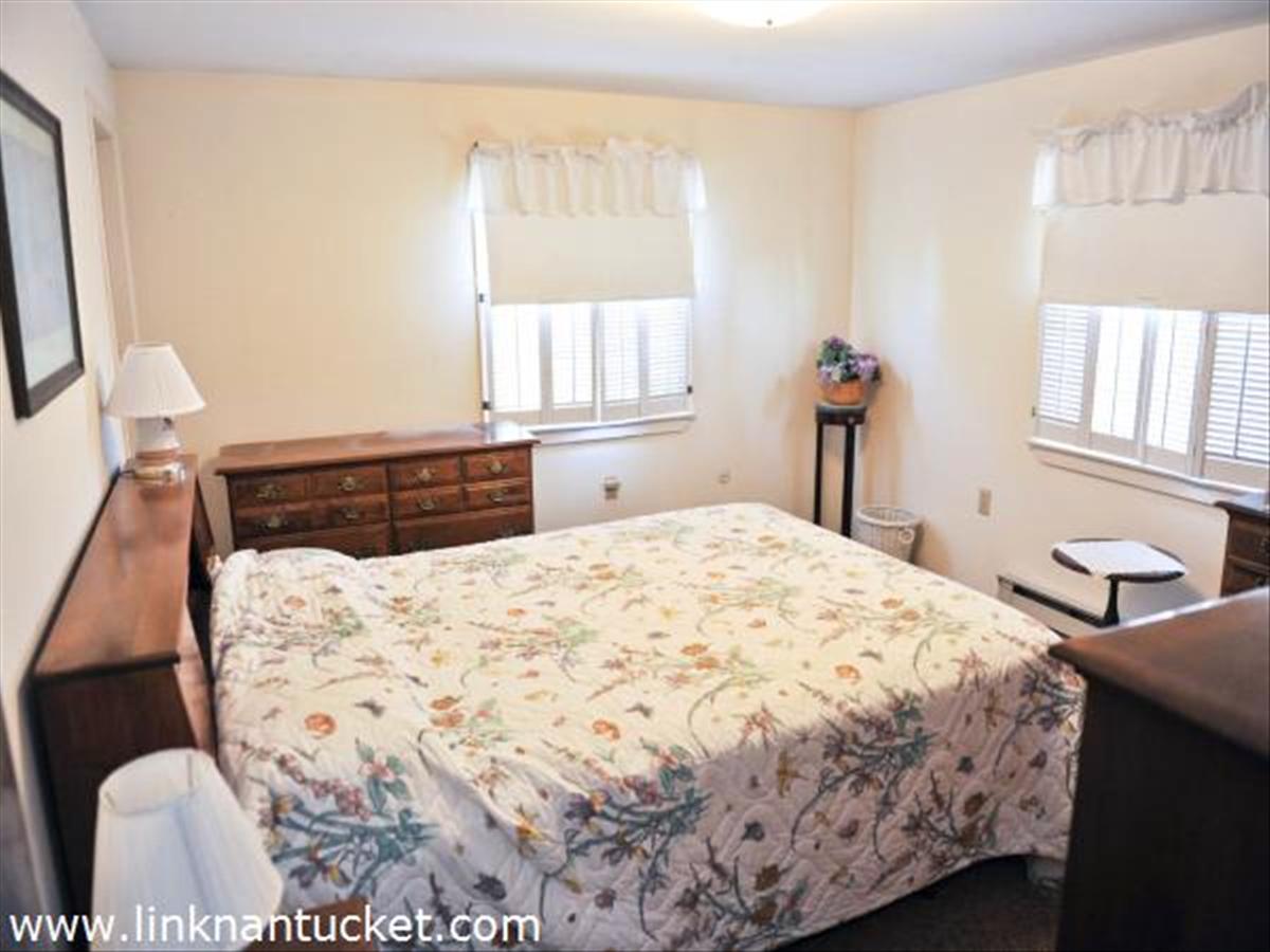 13 Waydale Road Nantucket, MA 02554 - Photo 7 of 14 OWNER'S BEDROOM WITH BATH.