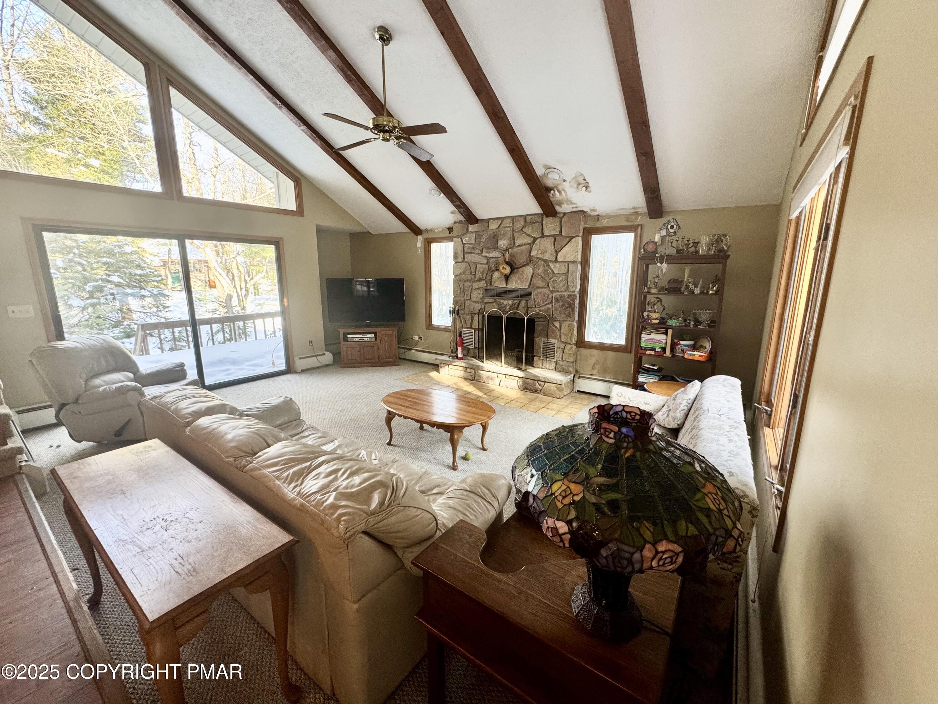 59 Chestnut Road Lake Harmony, PA 18624 - Photo 14 of 33 living room