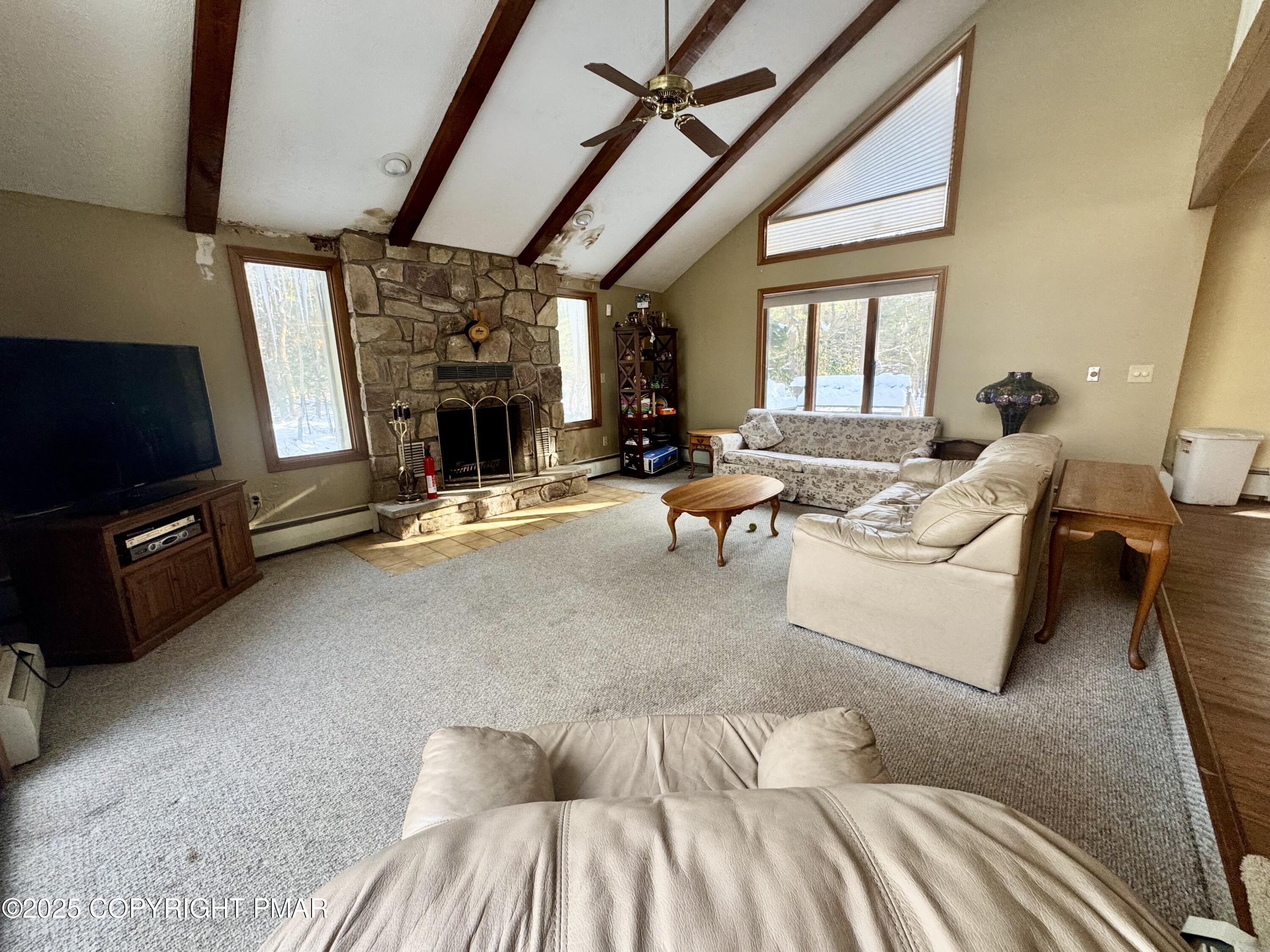 59 Chestnut Road Lake Harmony, PA 18624 - Photo 17 of 33 living room