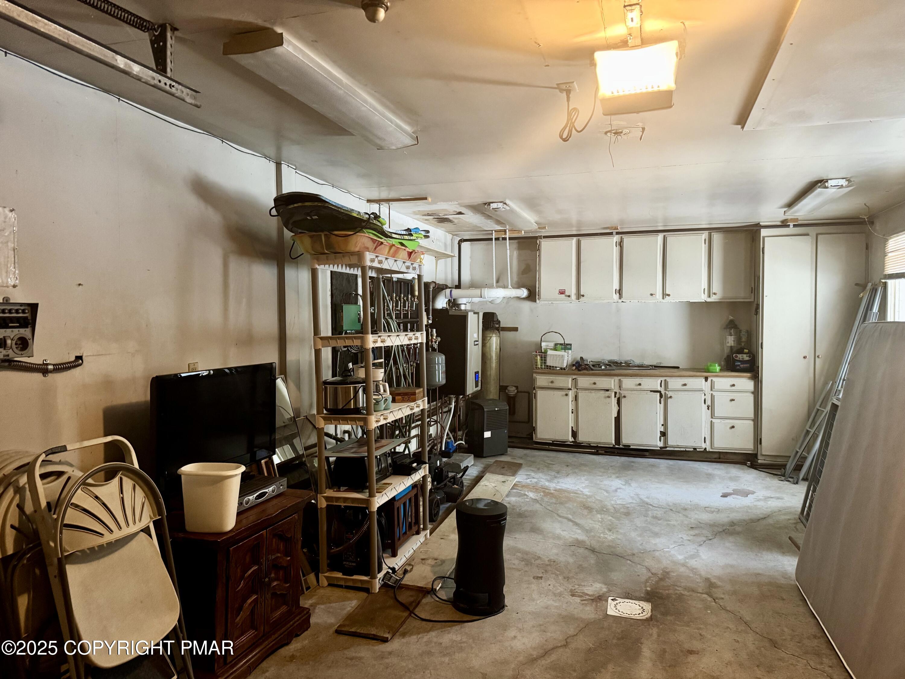 59 Chestnut Road Lake Harmony, PA 18624 - Photo 33 of 33 garage