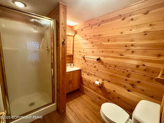 $399,000 | 59 Chestnut Road, Lake Harmony, PA 18624