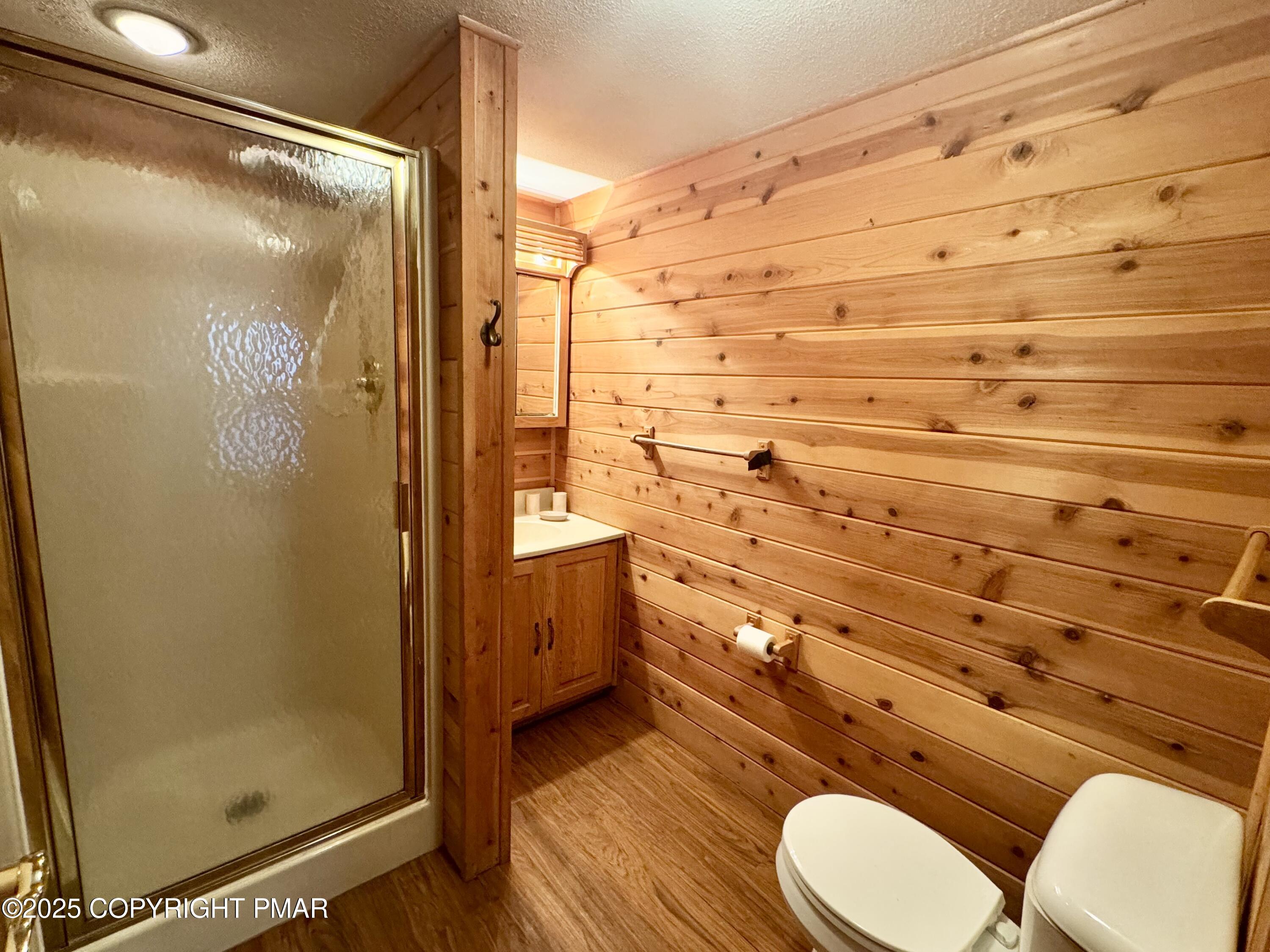 59 Chestnut Road Lake Harmony, PA 18624 - Photo 7 of 33 shared Bath (right wing)