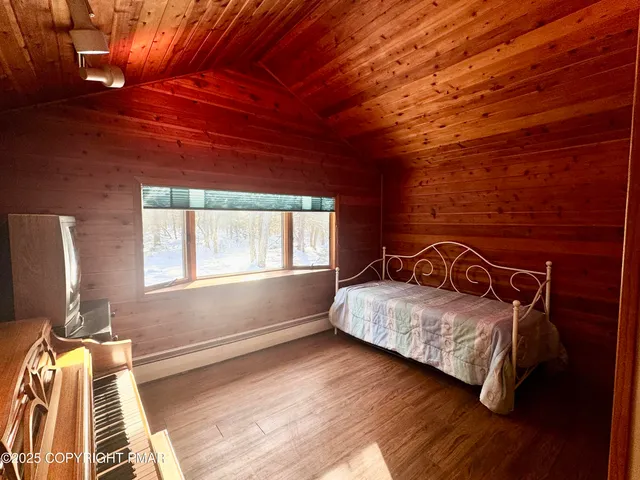 $399,000 | 59 Chestnut Road, Lake Harmony, PA 18624