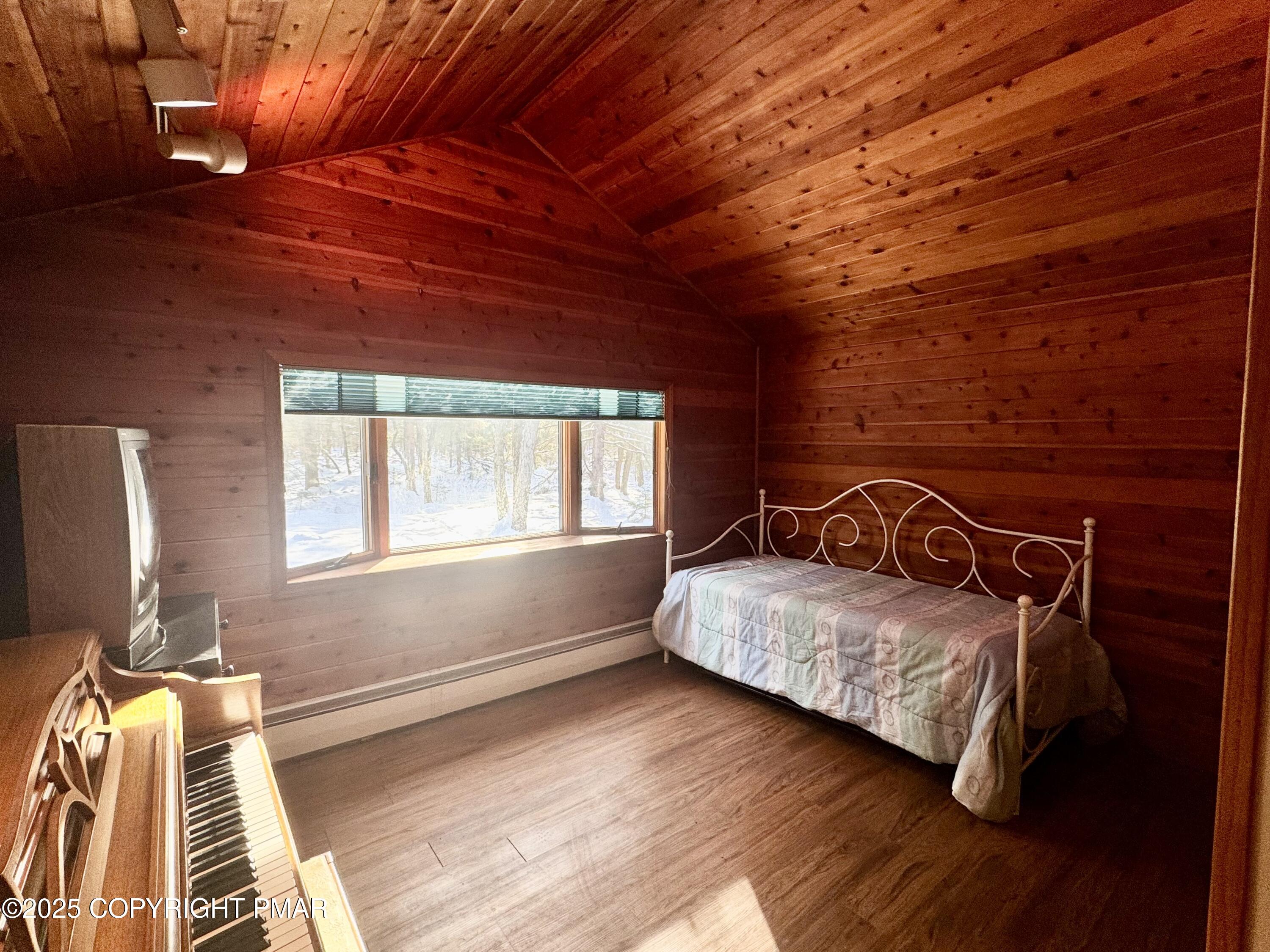 59 Chestnut Road Lake Harmony, PA 18624 - Photo 9 of 33 Bedroom 1 (right wing)