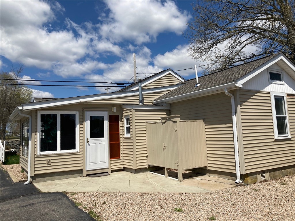 886 Point Judith Road Narragansett, RI 02882 - Photo 3 of 39