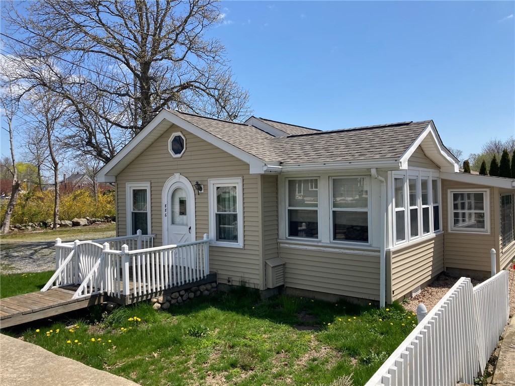 886 Point Judith Road Narragansett, RI 02882 - Photo 4 of 39