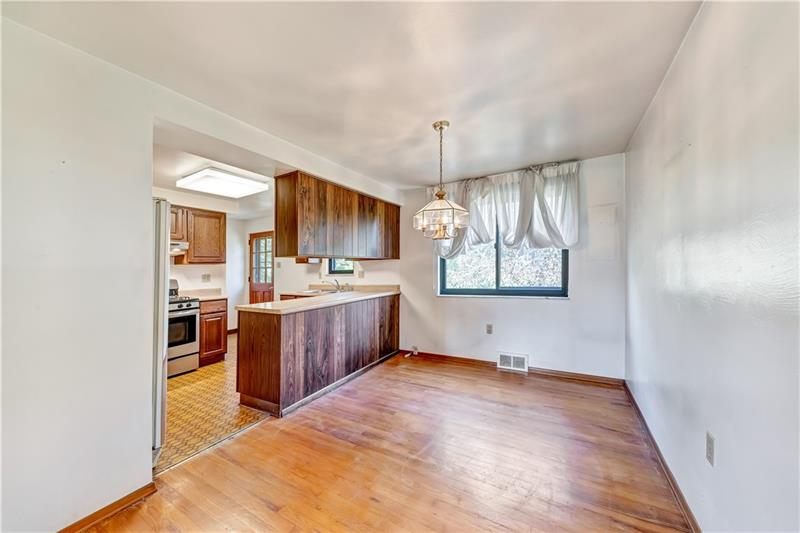 8 Summit Drive McKees Rocks, PA 15136 - Photo 7 of 23 Gallery Image 7