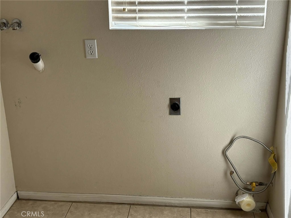 13473 Paoha Road Apple Valley, CA 92308 - Photo 14 of 51 Laundry Hook-ups