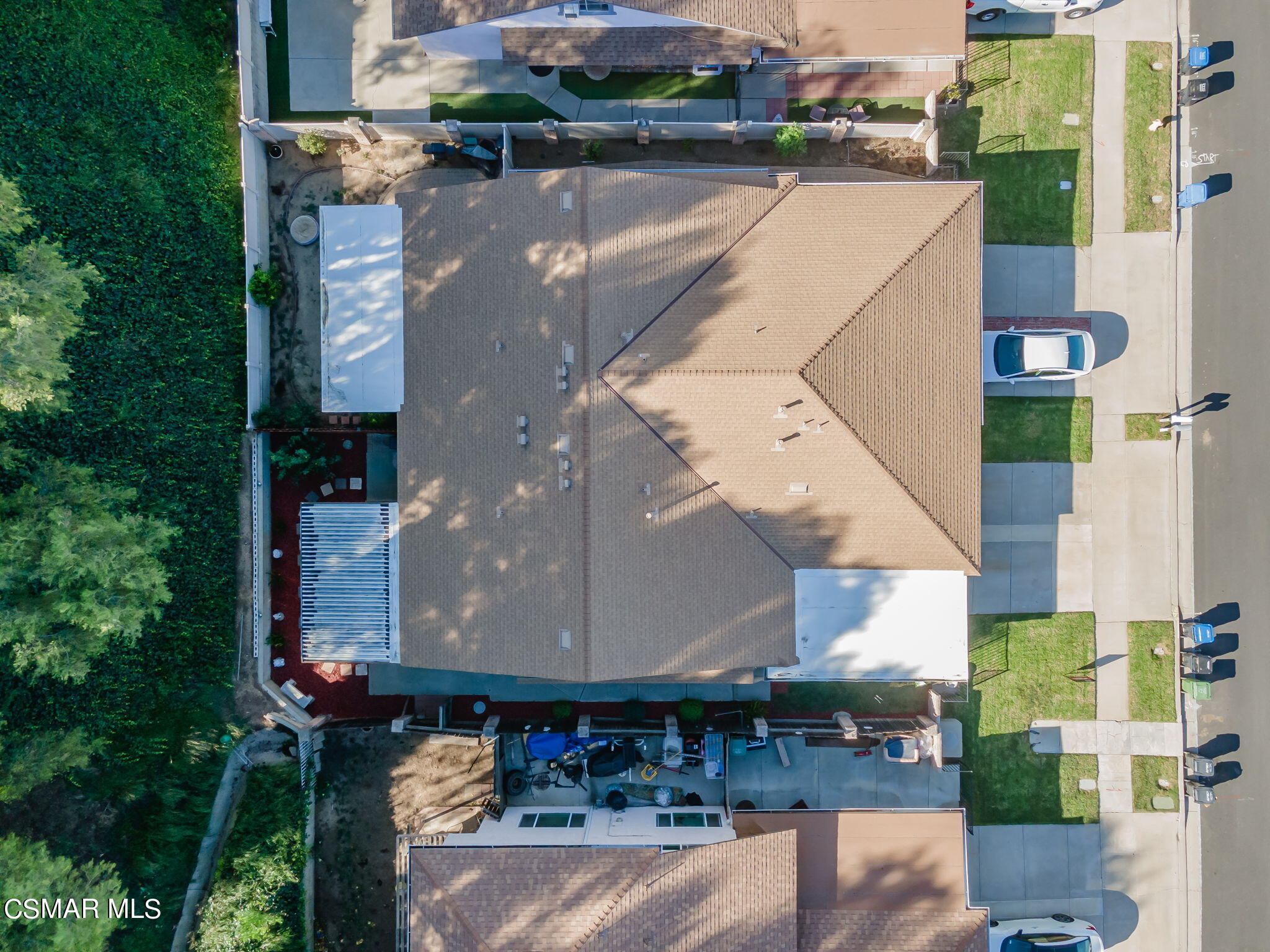 2044 Covington Avenue Simi Valley, CA 93065 - Photo 39 of 42 an aerial view of a house with a yard