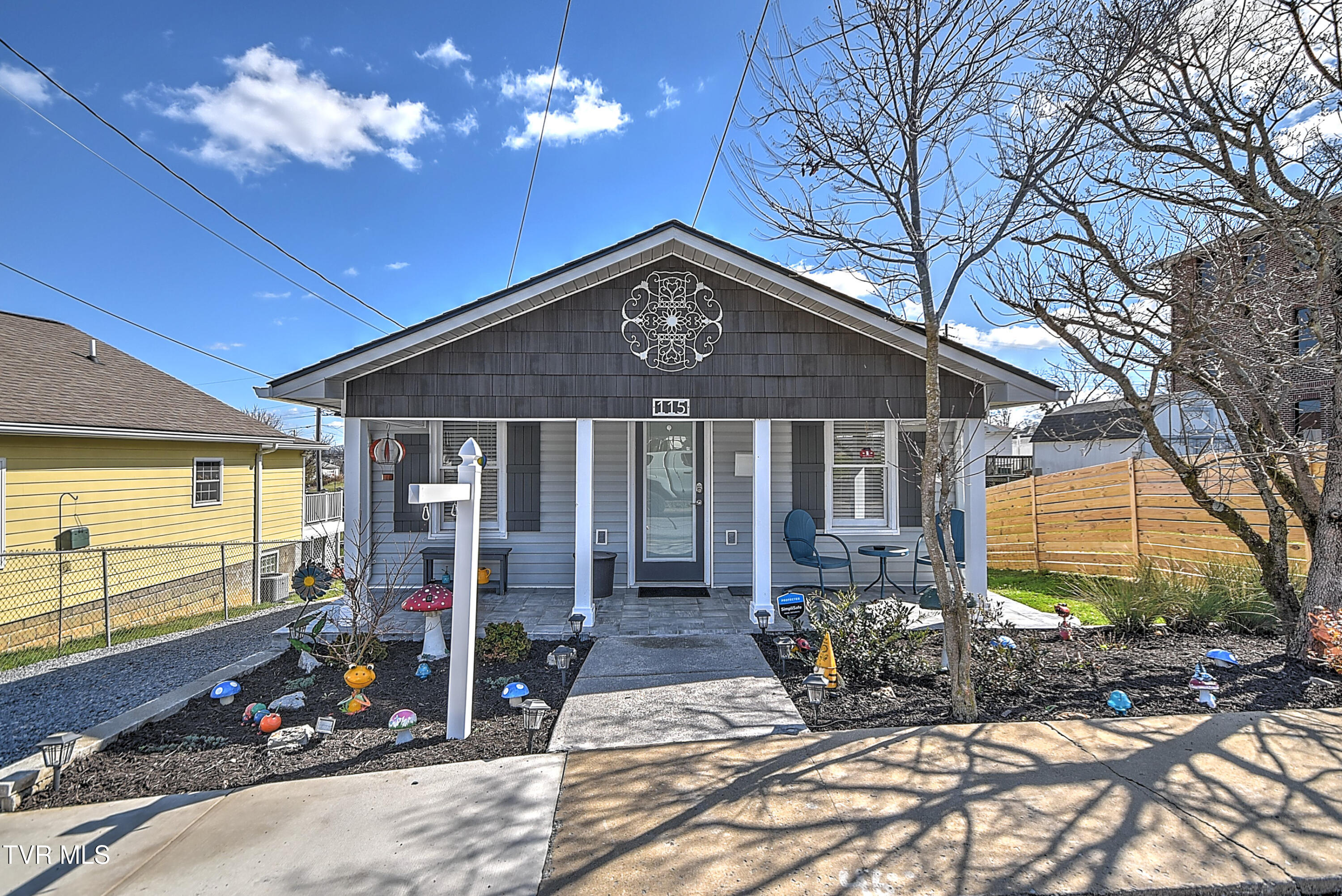 115 16 Th Street Bristol, TN 37620 - Photo 1 of 29 115 16th St DB-2