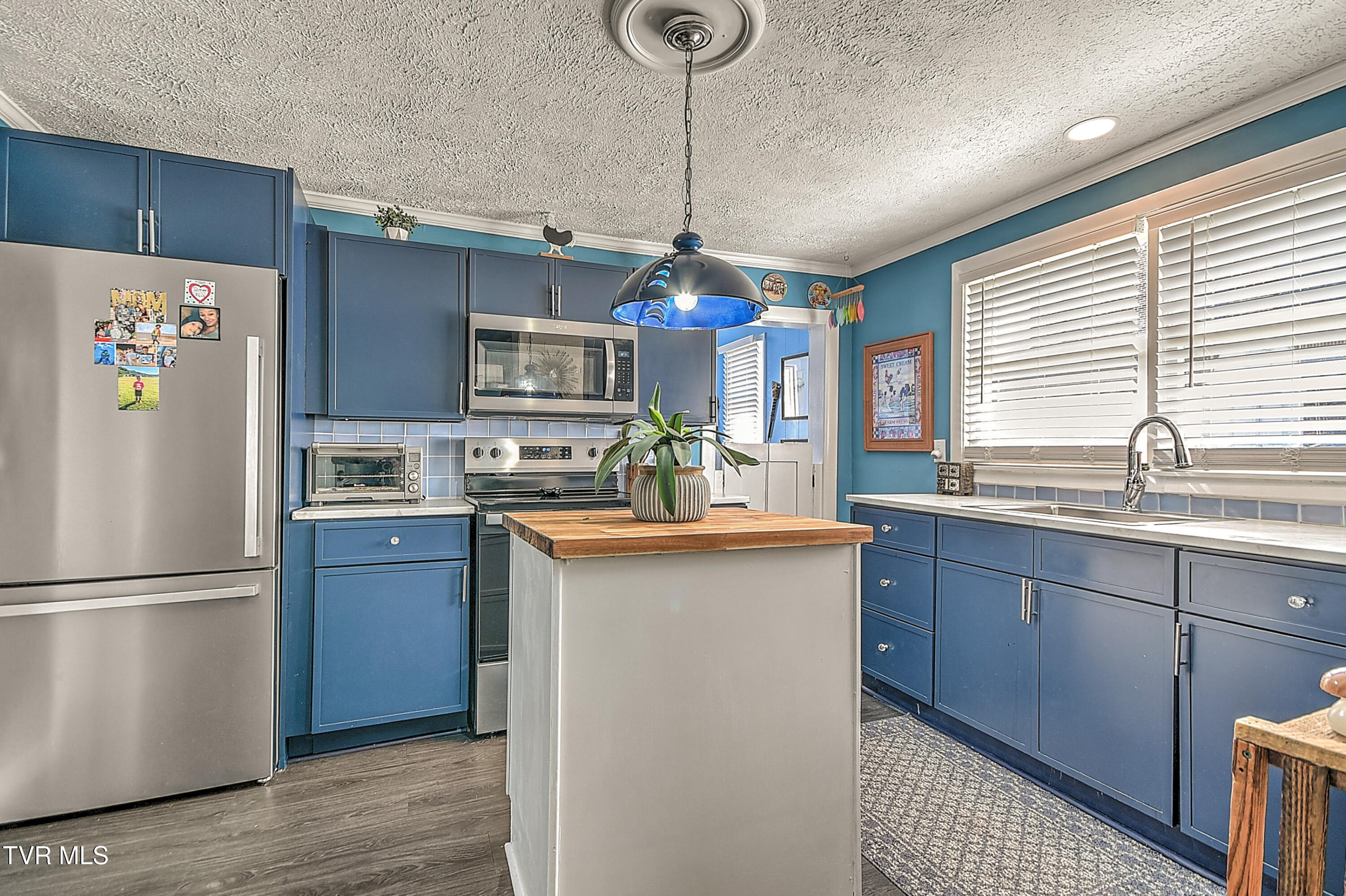 115 16 Th Street Bristol, TN 37620 - Photo 14 of 29 115 16th St DB-15