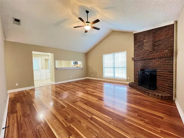 $1,995 | 3514 Riverview Drive, Corinth, TX 76210