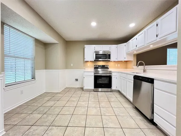 $1,995 | 3514 Riverview Drive, Corinth, TX 76210