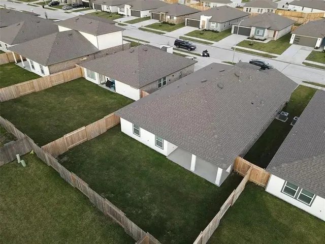 $2,300 | 7822 Golden Rubia Lane, Rosharon, TX 77583