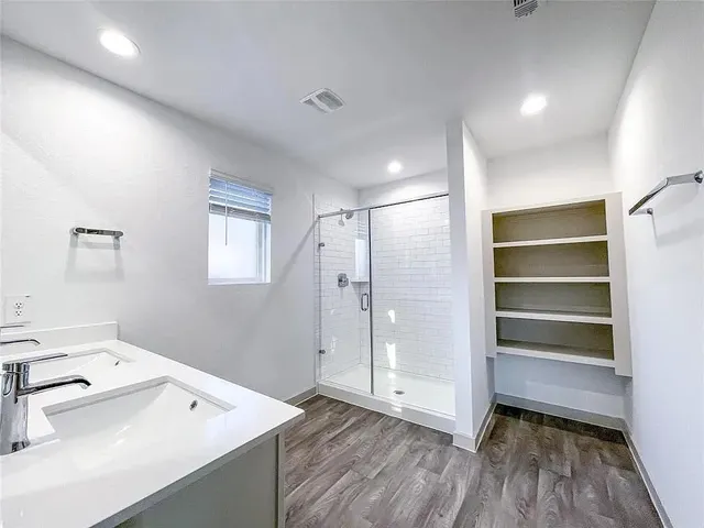 $2,300 | 7822 Golden Rubia Lane, Rosharon, TX 77583