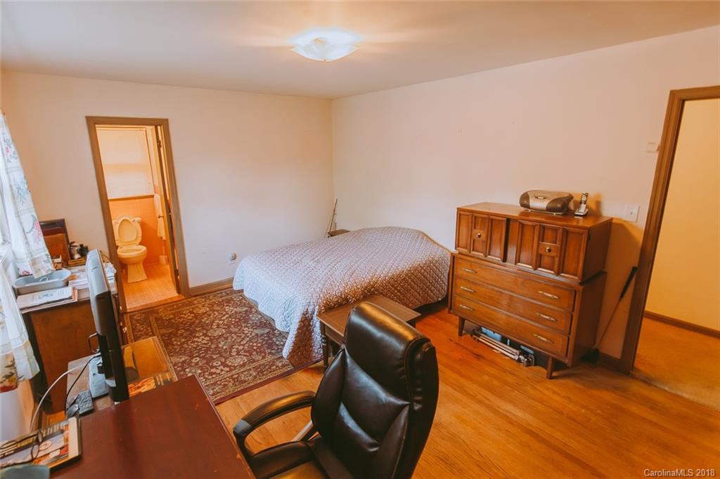 1112 Wimbledon Road Charlotte, NC 28209 - Photo 12 of 23 Gallery Image 12
