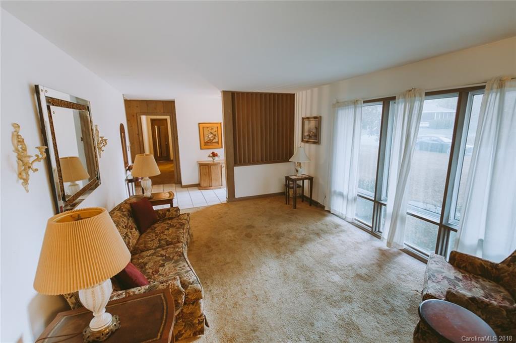 1112 Wimbledon Road Charlotte, NC 28209 - Photo 5 of 23 Gallery Image 5