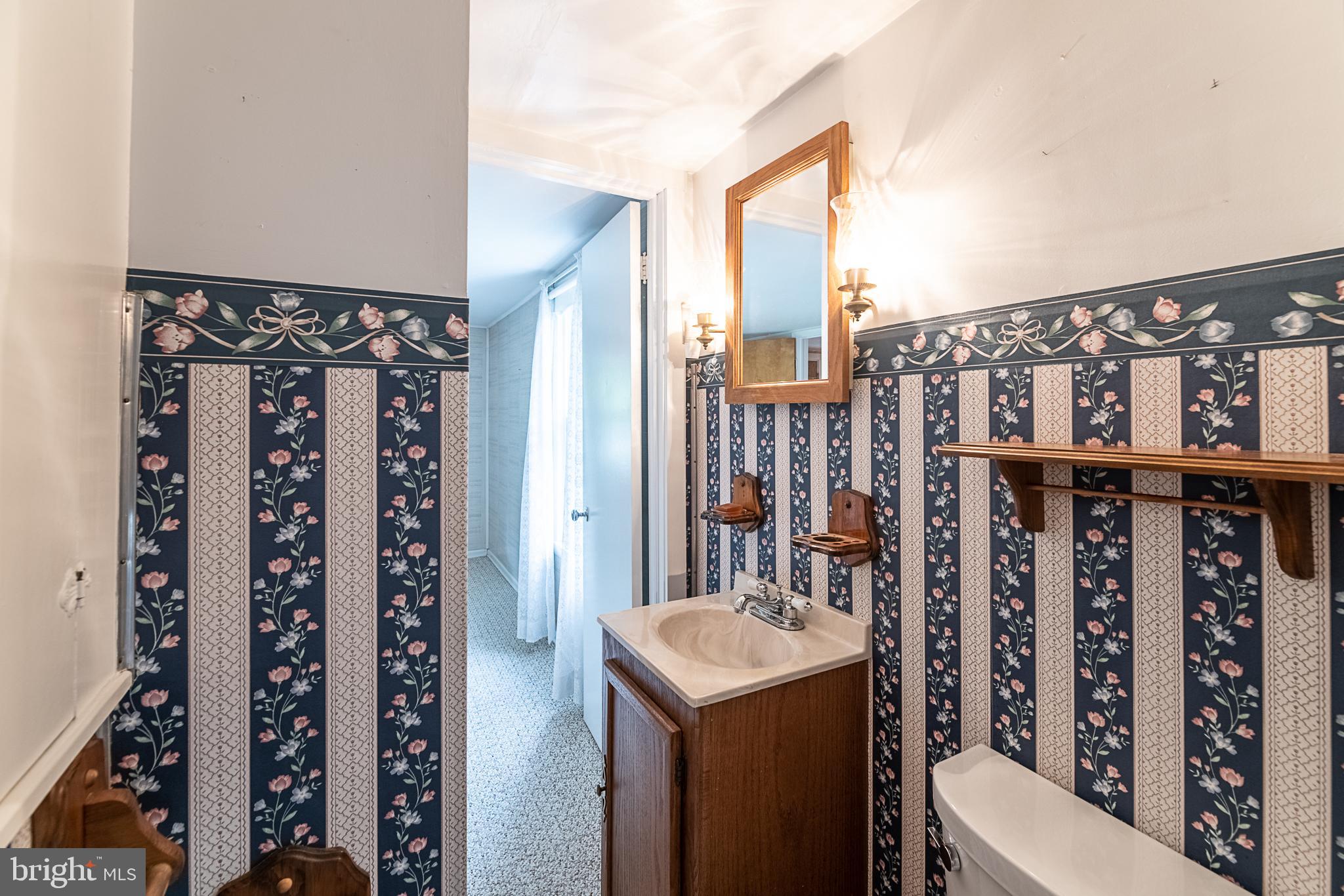 13125 Loyalty Road Leesburg, VA 20176 - Photo 21 of 58 Power Room
