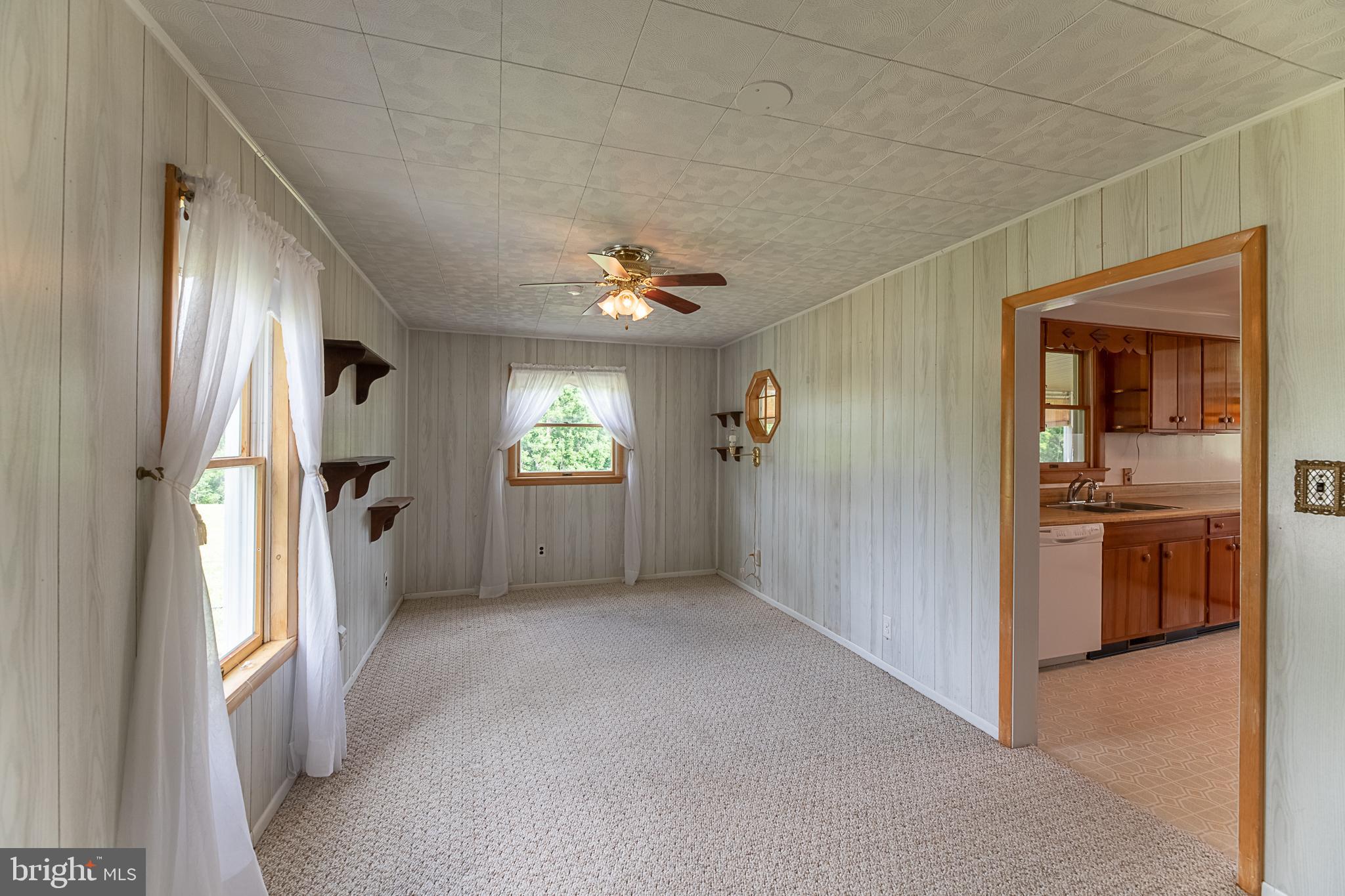13125 Loyalty Road Leesburg, VA 20176 - Photo 23 of 58 Family Room