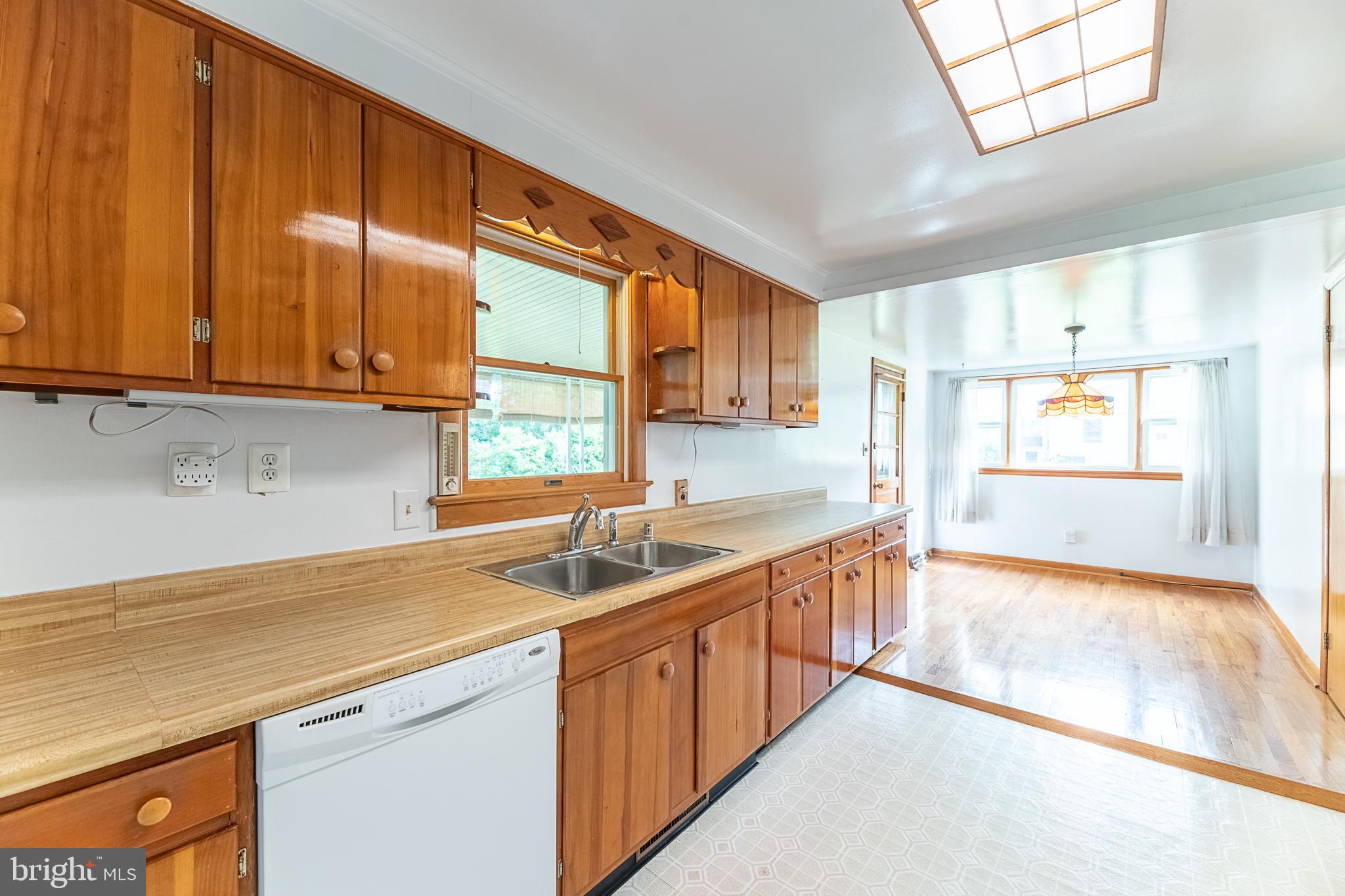 13125 Loyalty Road Leesburg, VA 20176 - Photo 26 of 58 Kitchen