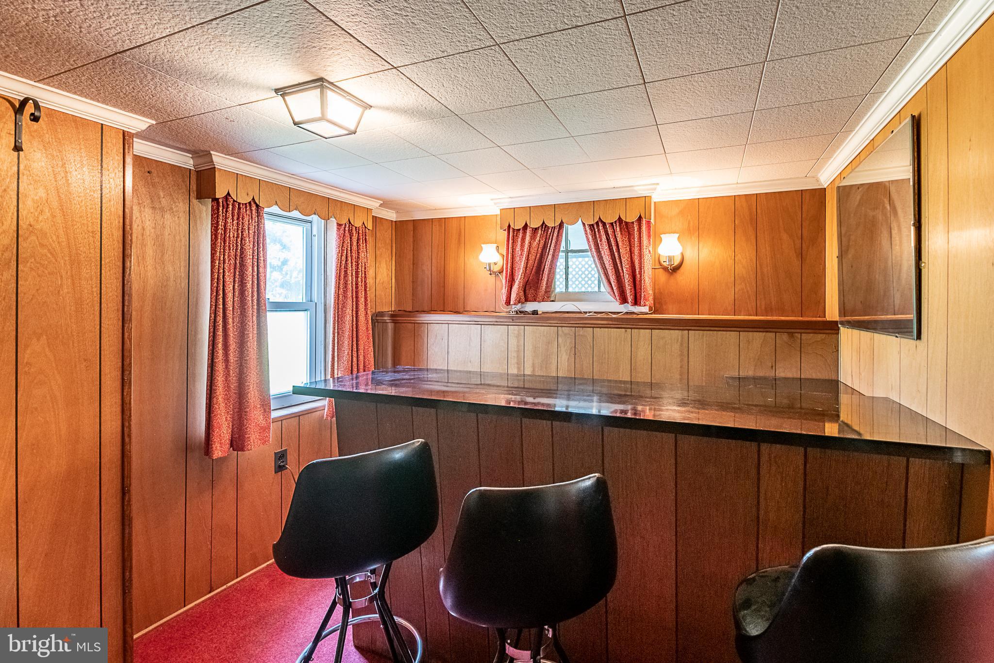 13125 Loyalty Road Leesburg, VA 20176 - Photo 34 of 58 Bar area