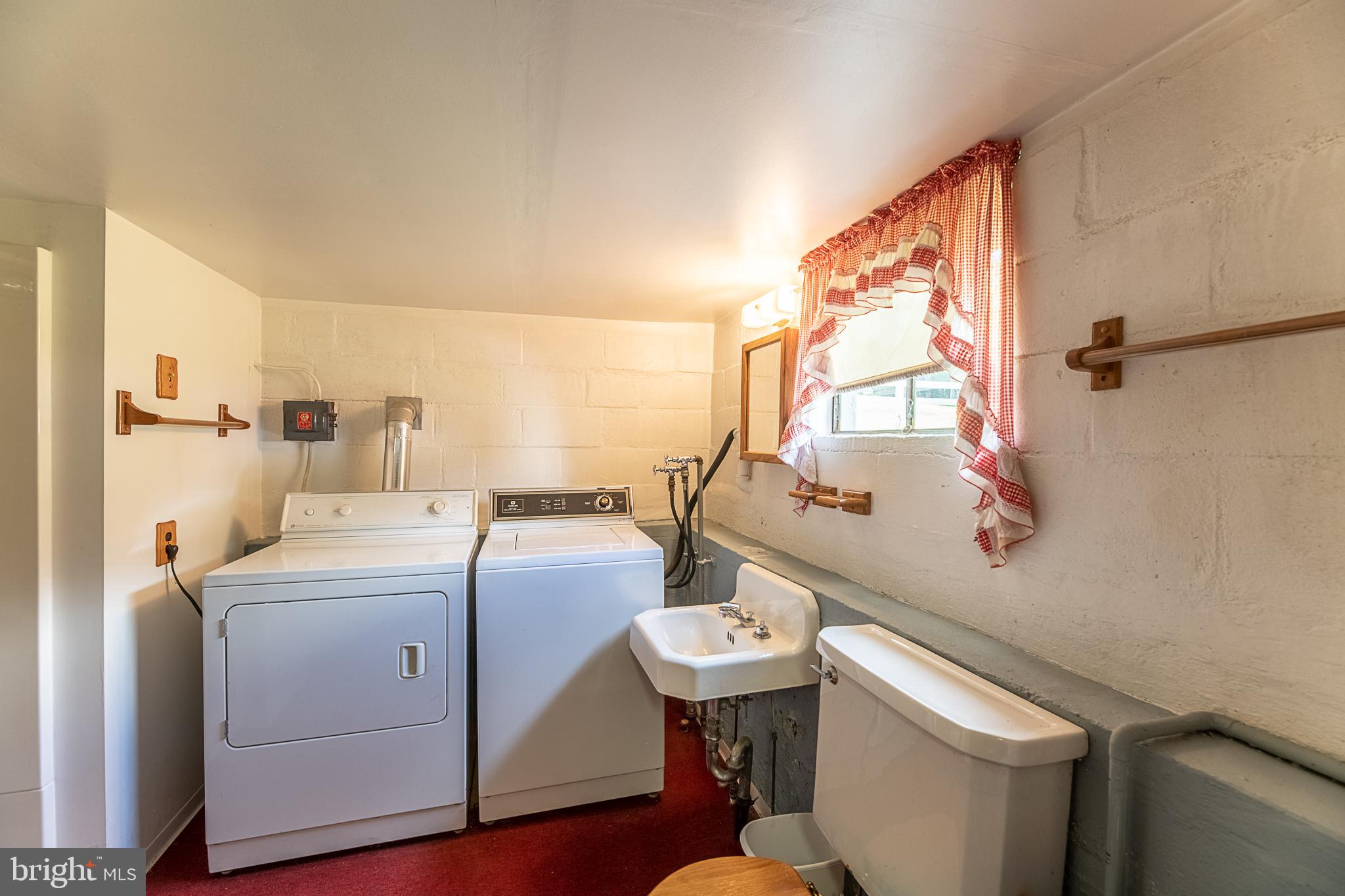 13125 Loyalty Road Leesburg, VA 20176 - Photo 39 of 58 Washer & Dryer area with walk in shower and toilet