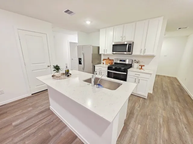 $2,100 | 40821 Hawthorne Glades Street, Magnolia, TX 77354