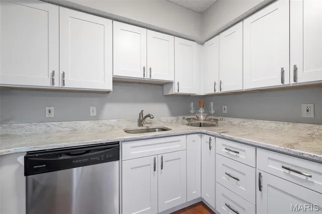 $175,000 | 1507 Swallow Drive, Brentwood, MO 63144