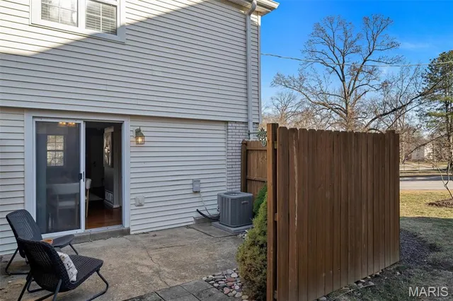 $175,000 | 1507 Swallow Drive, Brentwood, MO 63144