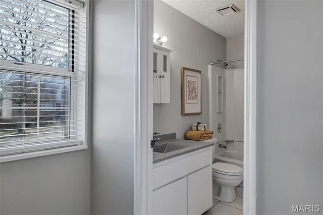 $175,000 | 1507 Swallow Drive, Brentwood, MO 63144