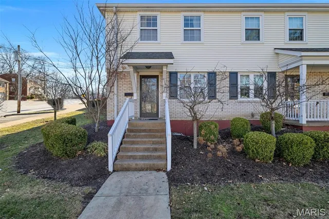 $175,000 | 1507 Swallow Drive, Brentwood, MO 63144