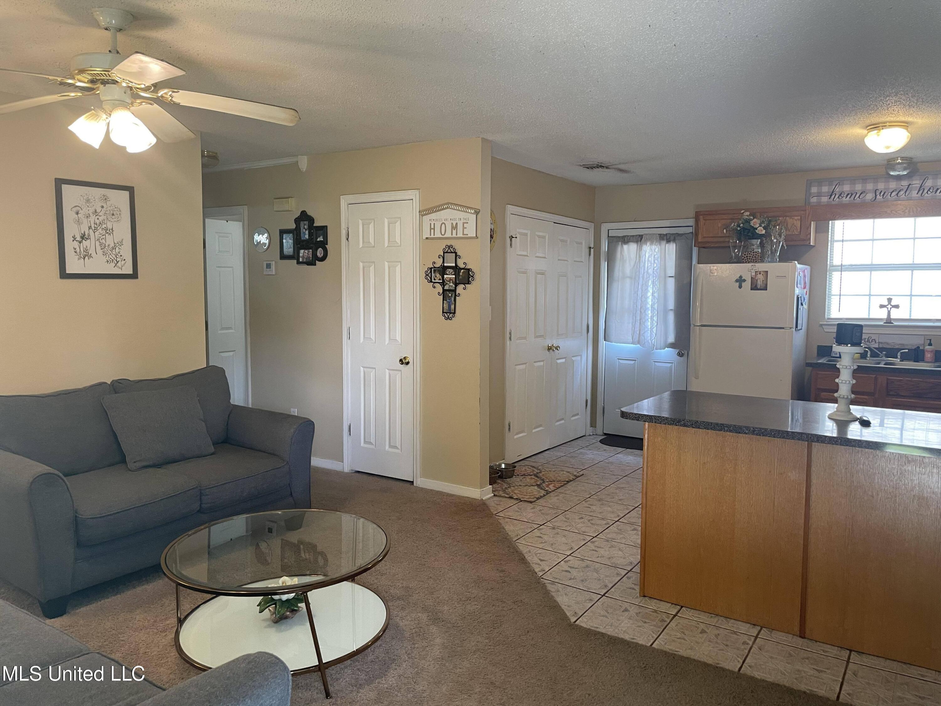 11315 Dye Road Gulfport, MS 39503 - Photo 24 of 28 Occupied Unit living room