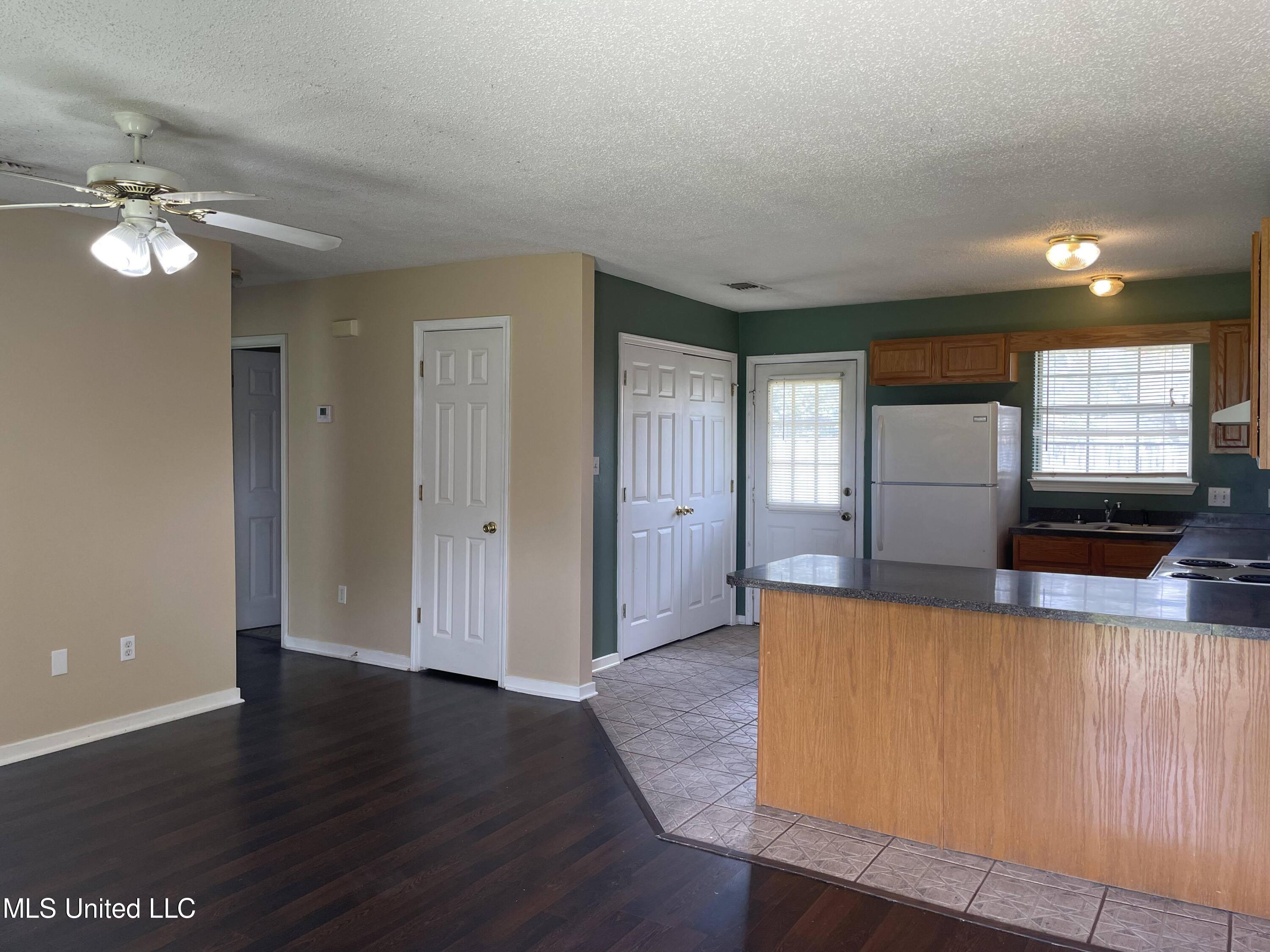 Vacant Unit (from entrance)