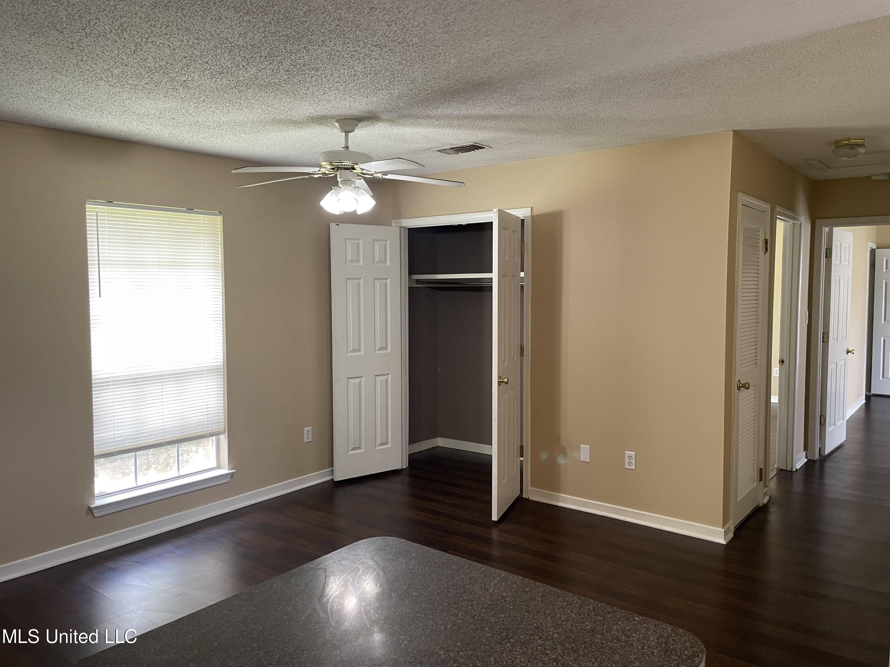 11315 Dye Road Gulfport, MS 39503 - Photo 8 of 28 Vacant Unit living room