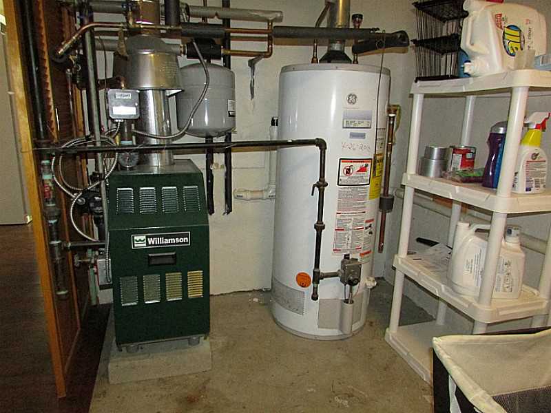 27 Beaver Road Barrington, RI 02806 - Photo 17 of 21 Laundry Room.