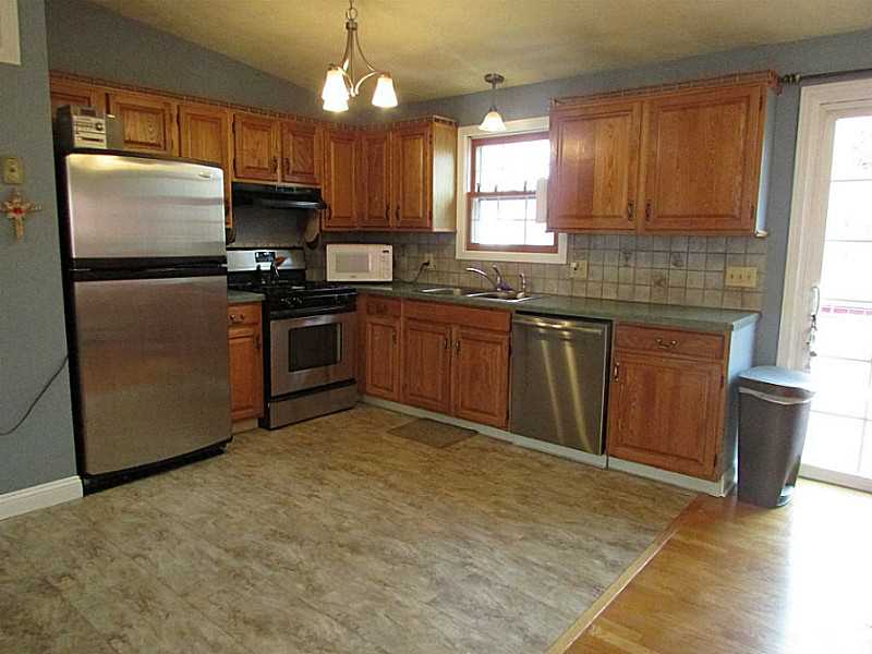 27 Beaver Road Barrington, RI 02806 - Photo 2 of 21 Kitchen.