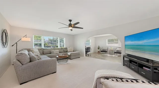 $3,900 | 6717 Roxbury Drive, Sarasota, FL 34231