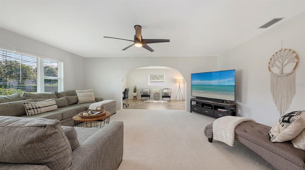 6717 Roxbury Drive Sarasota, FL 34231 - Photo 15 of 43