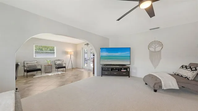 $3,900 | 6717 Roxbury Drive, Sarasota, FL 34231