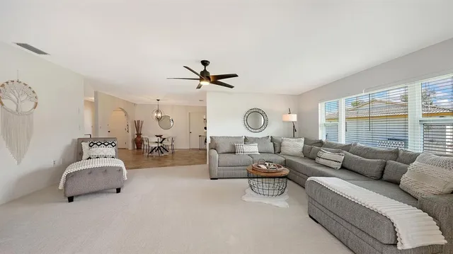 $3,900 | 6717 Roxbury Drive, Sarasota, FL 34231