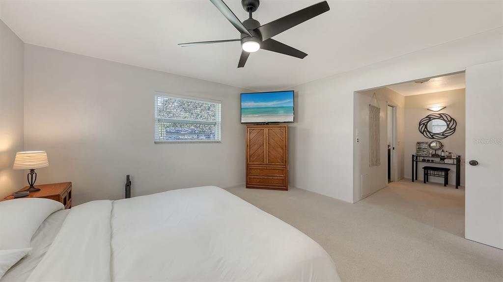 6717 Roxbury Drive Sarasota, FL 34231 - Photo 23 of 43