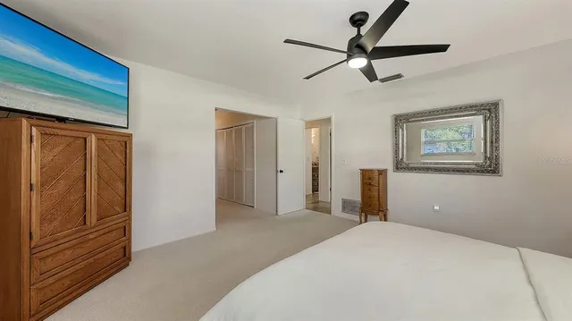 $3,900 | 6717 Roxbury Drive, Sarasota, FL 34231