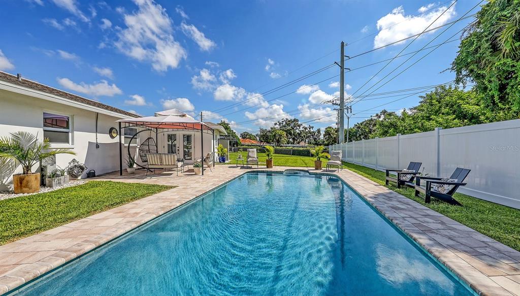 6717 Roxbury Drive Sarasota, FL 34231 - Photo 36 of 43