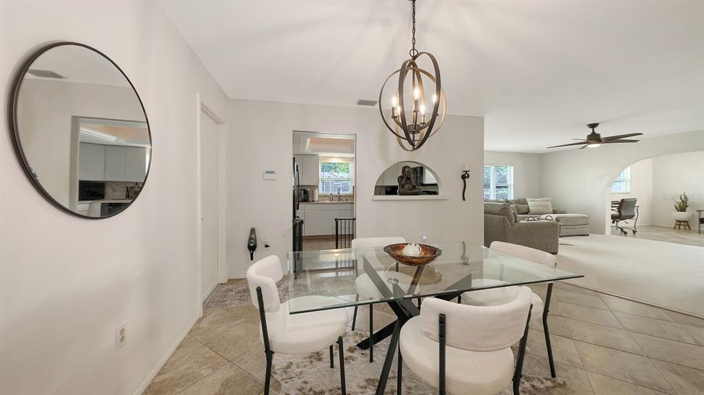 6717 Roxbury Drive Sarasota, FL 34231 - Photo 8 of 43