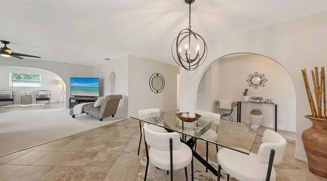 $3,900 | 6717 Roxbury Drive, Sarasota, FL 34231