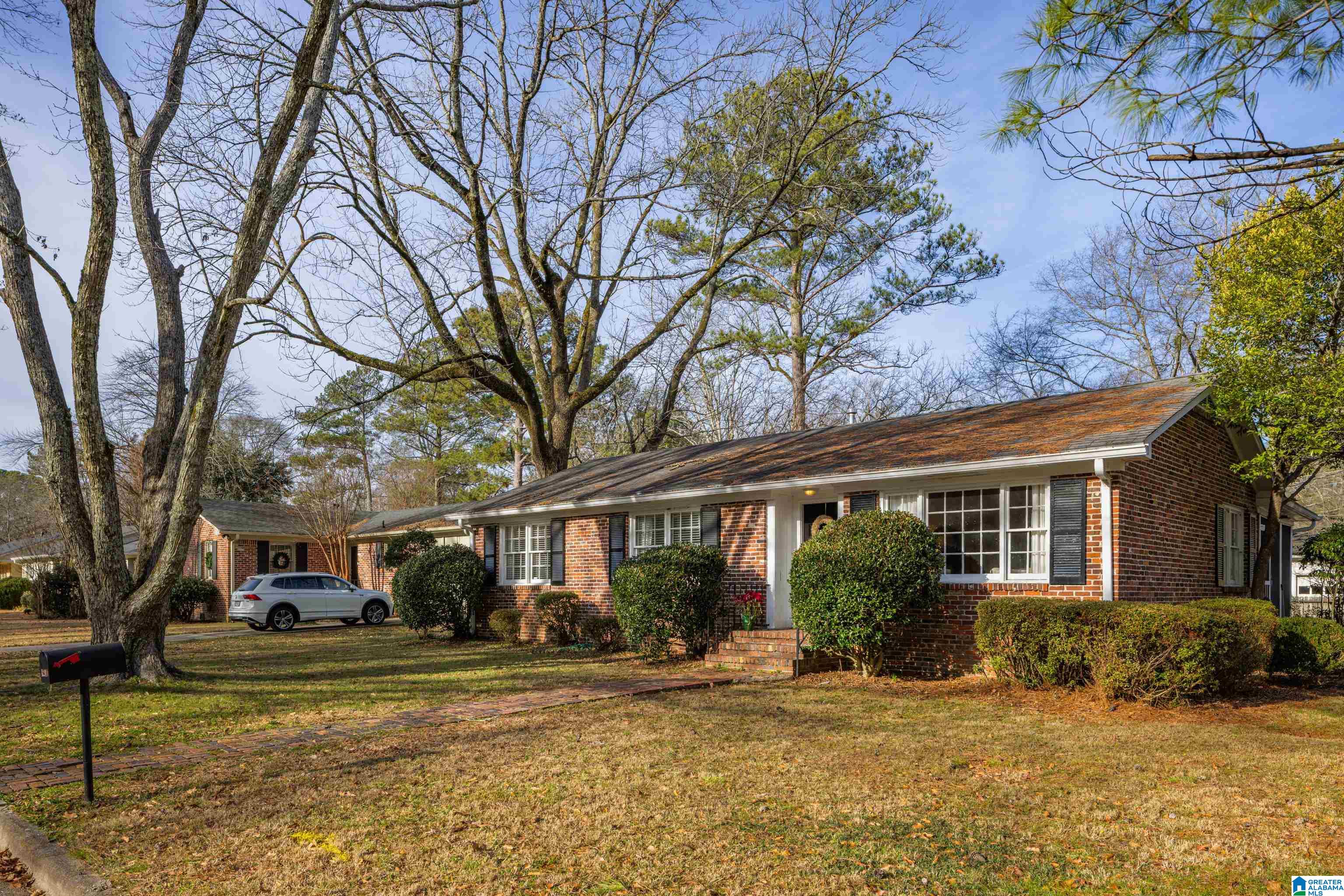 4260 MountainDale Road Birmingham, AL 35213 - Photo 3 of 36